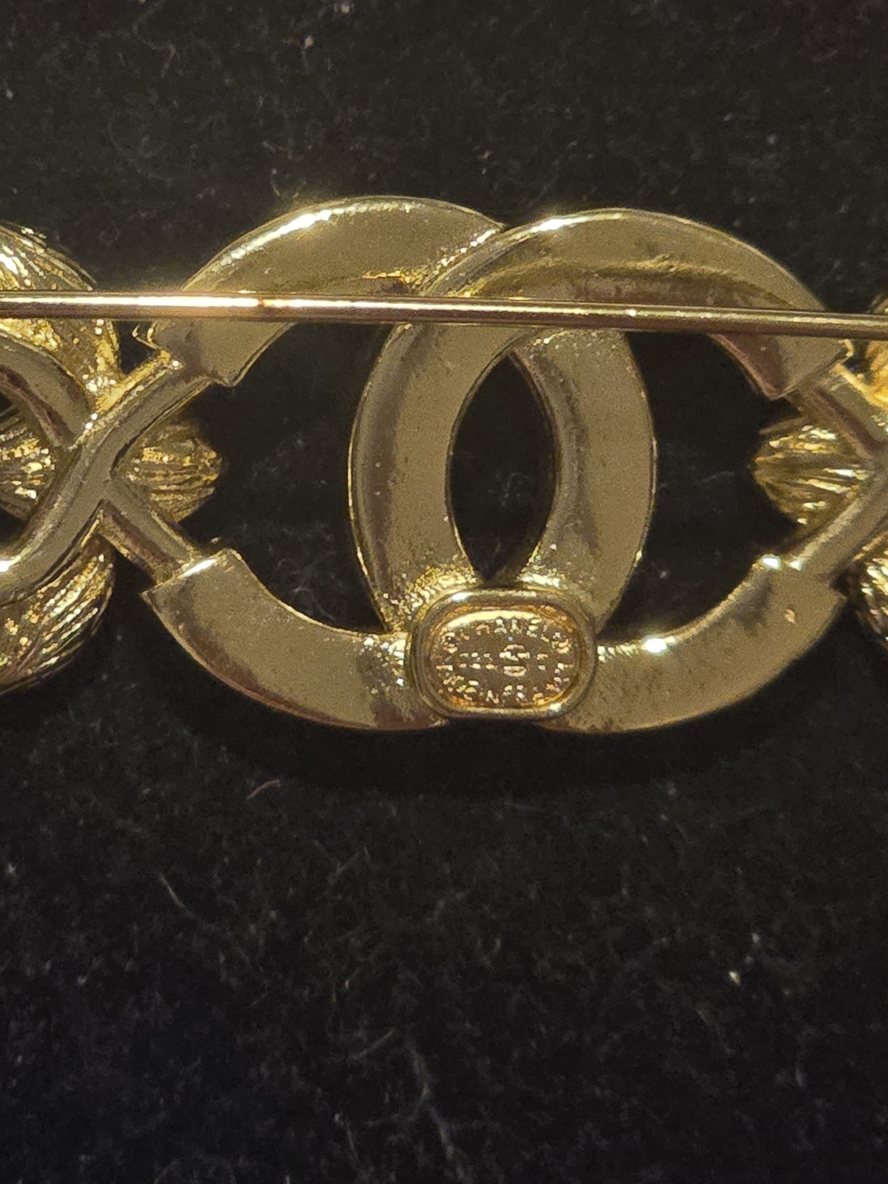 CHANEL CC Crystal Gold Tone Laurel Leaf Brooch Pin - Picture 4 of 6